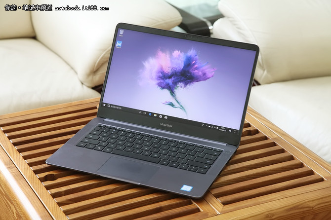 确认眼神遇上对的本 抢鲜体验荣耀MagicBook