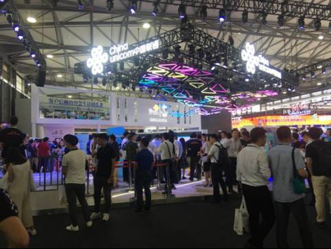 ���ԿƼ�֮����2018����������ʾ����չʢ��Ļ