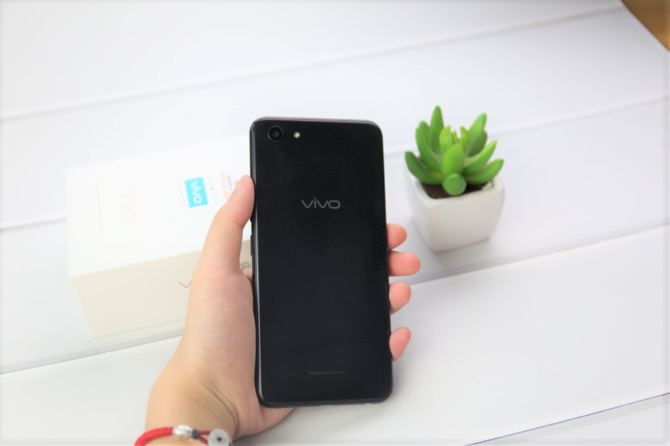 vivo Y83上手体验：入门级全面屏AI手机