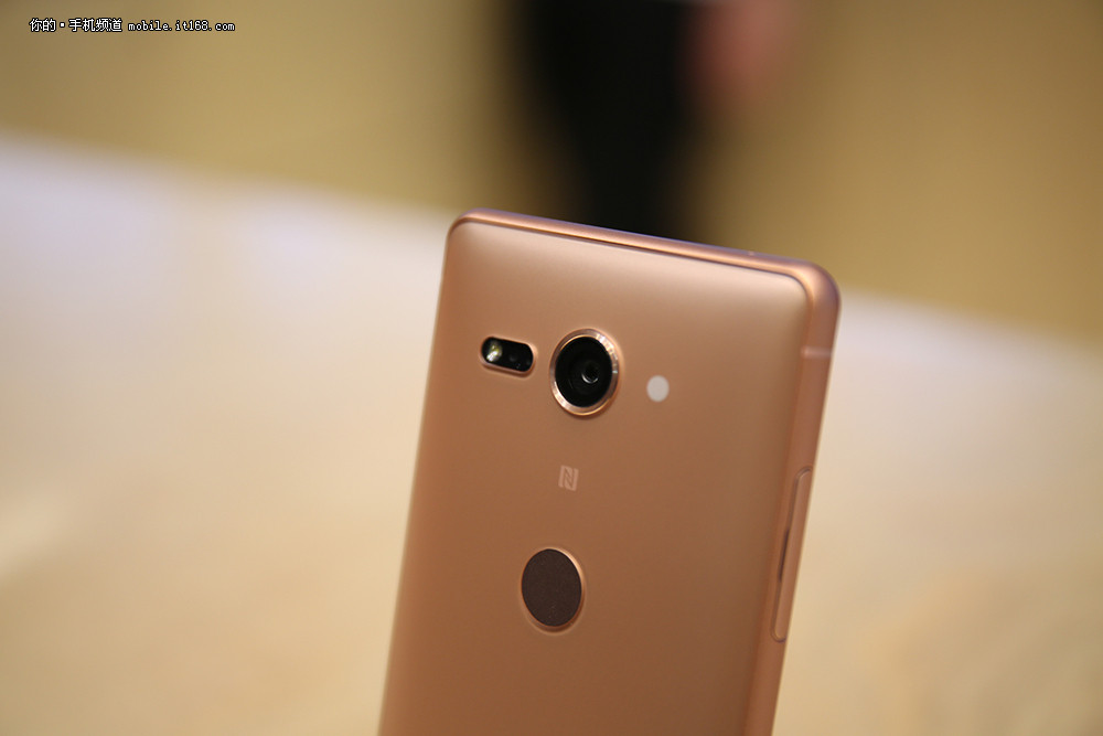 全新设计语言 索尼XZ2\/XZ2 compact图赏