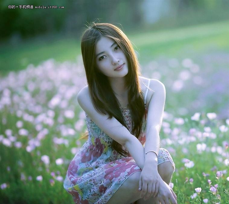 白嫩水灵纯真少女 安卓高清壁纸多图赏_it168