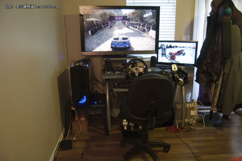 多屏+苹果机 国外玩家创意电脑桌面图赏_IT16