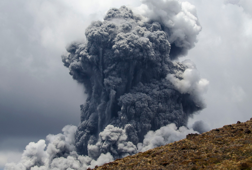 福建永定山口早侏罗世火山喷发-沉积型钼矿床地质特征