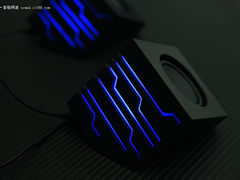 屁股小骚灯 THRONMAX S700迷你音响图赏