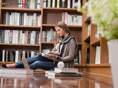 轻巧声音美 惠威BC610蓝牙音箱美女图赏