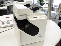 放在桌面的复合机 东芝2808AF图赏