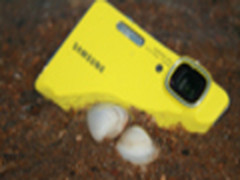 把相机扔到海里去  三星防水WP10海边秀