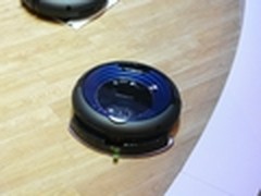 能扫也能擦 Moneual清洁机器人亮相CES