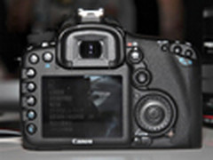 旗舰级单反不是梦 9500元佳能7D带回家