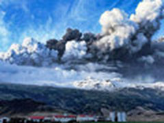 你真以为2012只是个谣传？火山照片集锦