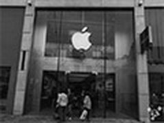 回国心切 流浪汉闹Apple Store砸iPad 