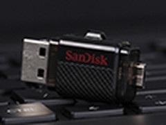 手机也能插入读取 闪迪32G两用U盘54元