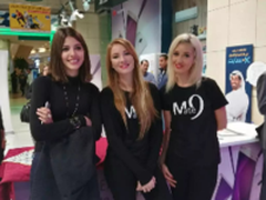 华为Mate9中东科威特上市 美女店员养眼