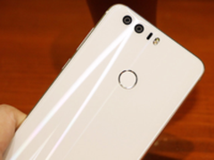 双镜头秒杀同门P9 荣耀8已跌至1880元