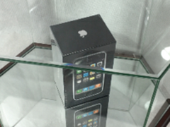 为信仰充值 iPhone炒到13万天价