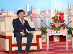 肖盛峰会见紫光王慧轩共谋智慧城市未来