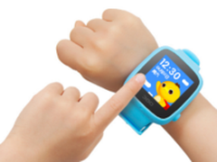 孩子的腕式手机 360儿童手表SE售价199