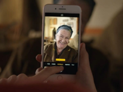 人像模式拜年  苹果广告新玩法