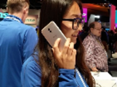 双摄+曲面屏 vivo手机家族亮相美国CES