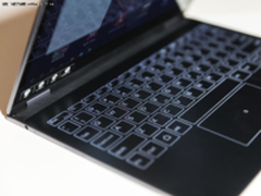 轻松差旅的理想设备 联想YOGA A12评测