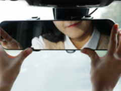 70迈智能后视镜:跟着音乐走 伴着快乐行