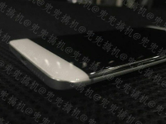 乐视新机曝光 双曲面屏无边框及音量键