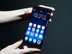 奚梦瑶助阵 vivo Xplay6磨砂黑版发布