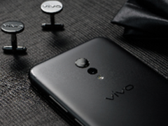 差价一万起 国产高颜值纯黑色手机推荐