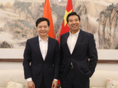 雷军赴印度访问 驻印大使赞赏小米成绩