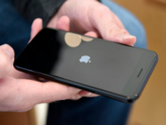 竖排双镜头风 疑是iPhone 8设计图曝光