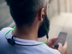 雷蛇发布蓝牙版战锤狂鲨 耳塞配呼吸灯