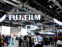 富士胶片携GFX 50S无反中画幅闪耀 P&E