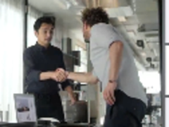 五四青年说，奥克斯为青年人代言