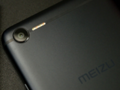 魅蓝E2把闪光灯放在注塑带究竟难不难？