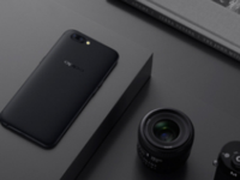 前后2000万像素拍照旗舰 OPPO R11发布