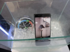 荣耀挺进台北！手机展台竟能变身赛车竞速场