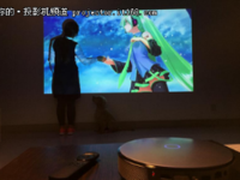 炎夏三大美事：西瓜、空调和坚果投影