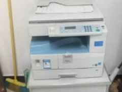 理光1911复合机打印文档背面黑印脏污问题解决