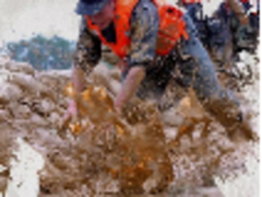 洪水无情 国美暖心行动关爱吉林受灾群众