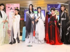 微鲸玩乐会 “陈伟霆”一秒召唤“六神魔”