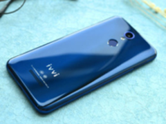支持3D拍照 裸眼3D手机ivvi K5热销中