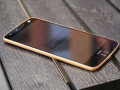 摩托罗拉 Moto Z 全网通 “华华手机”售2600元