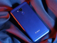 华为对手来了 4GB大运存360手机Vizza发布