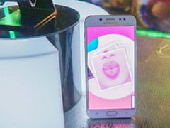 三星在京举办嘻哈派对 推出Galaxy C8手机