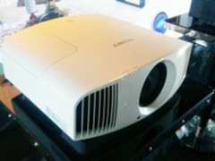 每个客厅的梦想，索尼发布高性价比4K投影机