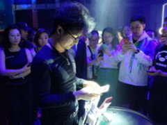 汪峰FIIL发布两款新品无线耳机 499元起