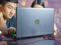 电竞侠侣：狗粮二人组的电竞游戏日常！