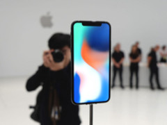 连夜排队也值 iPhone X首销日店内有现货