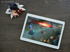 打王者荣耀 800块的平板秒了3000块的手机