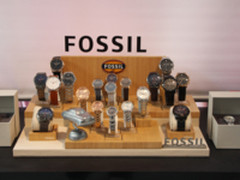 当时尚邂逅科技 Fossi发布智能触屏手表